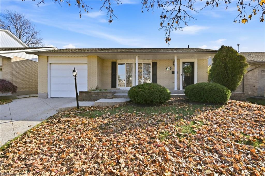 123 Athenia Drive, Stoney Creek, ON - Outdoor With Facade