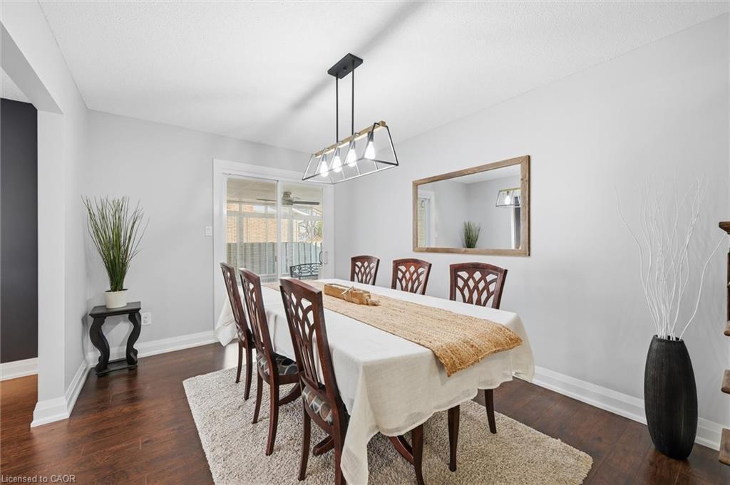 123 Athenia Drive, Stoney Creek, ON - Indoor Photo Showing Dining Room