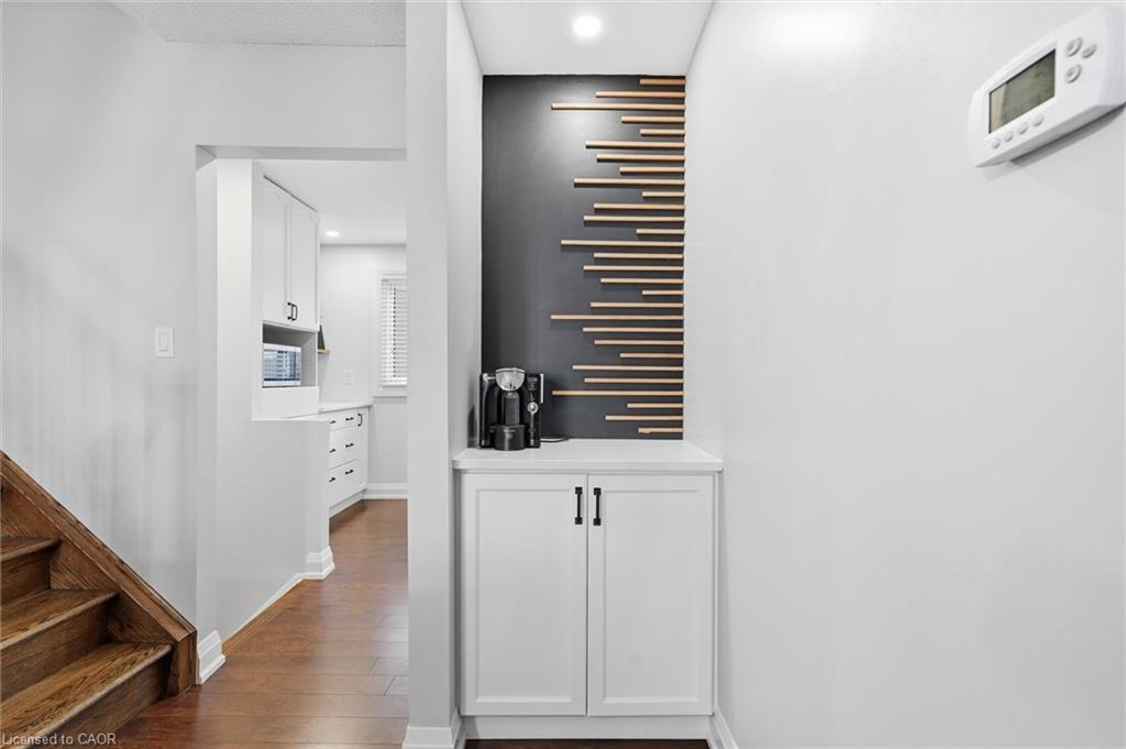 123 Athenia Drive, Stoney Creek, ON - Indoor Photo Showing Other Room