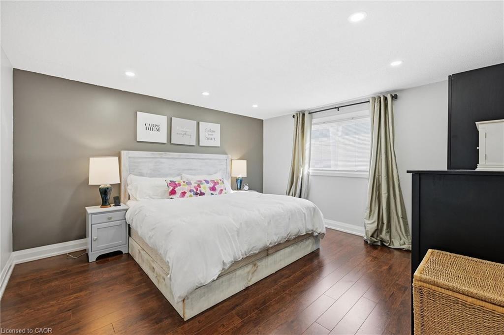123 Athenia Drive, Stoney Creek, ON - Indoor Photo Showing Bedroom