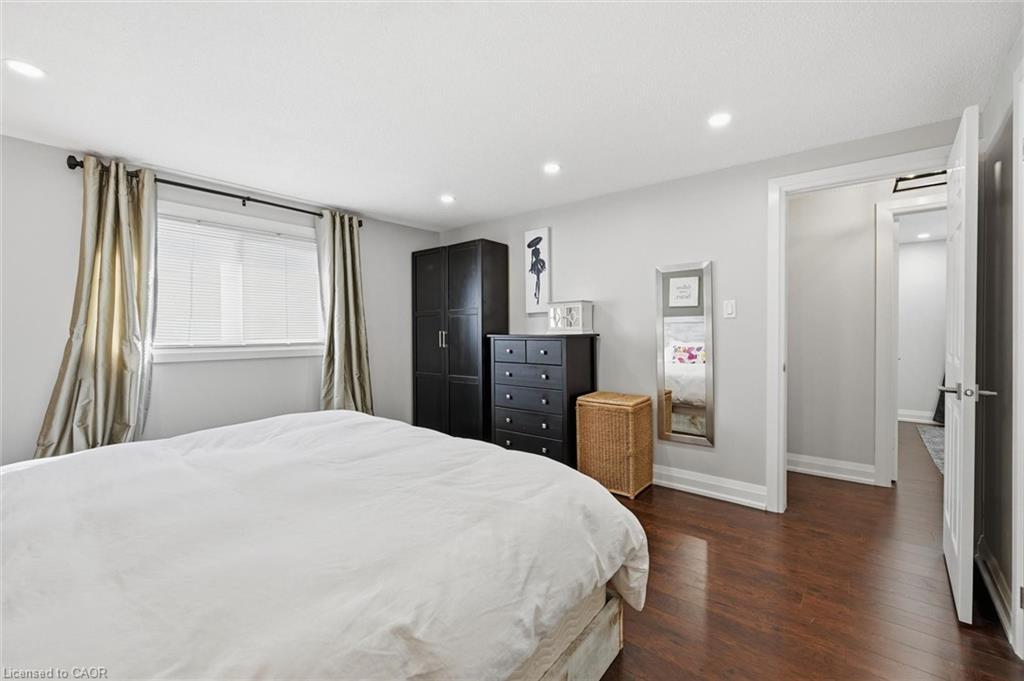 123 Athenia Drive, Stoney Creek, ON - Indoor Photo Showing Bedroom