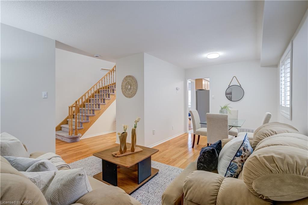 61 Cedarwood Crescent, Brampton, ON - Indoor Photo Showing Living Room