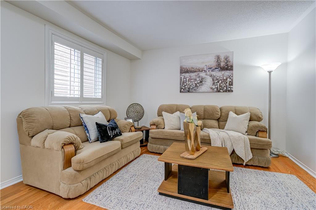 61 Cedarwood Crescent, Brampton, ON - Indoor Photo Showing Living Room