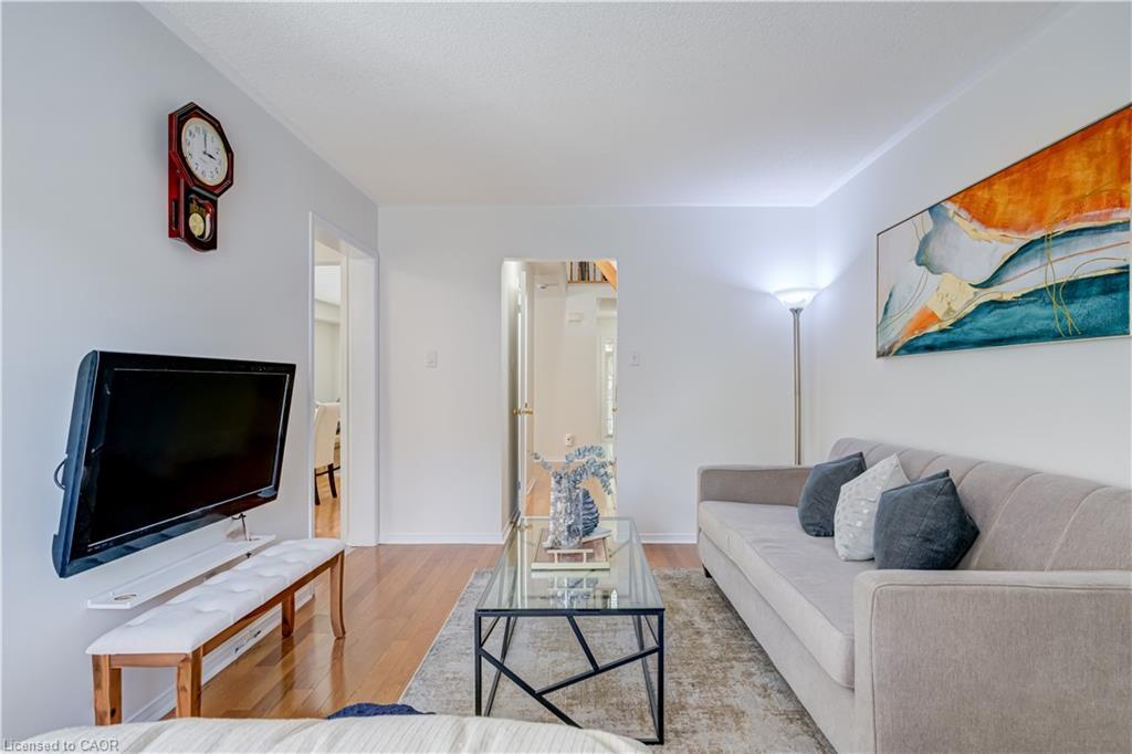 61 Cedarwood Crescent, Brampton, ON - Indoor Photo Showing Living Room