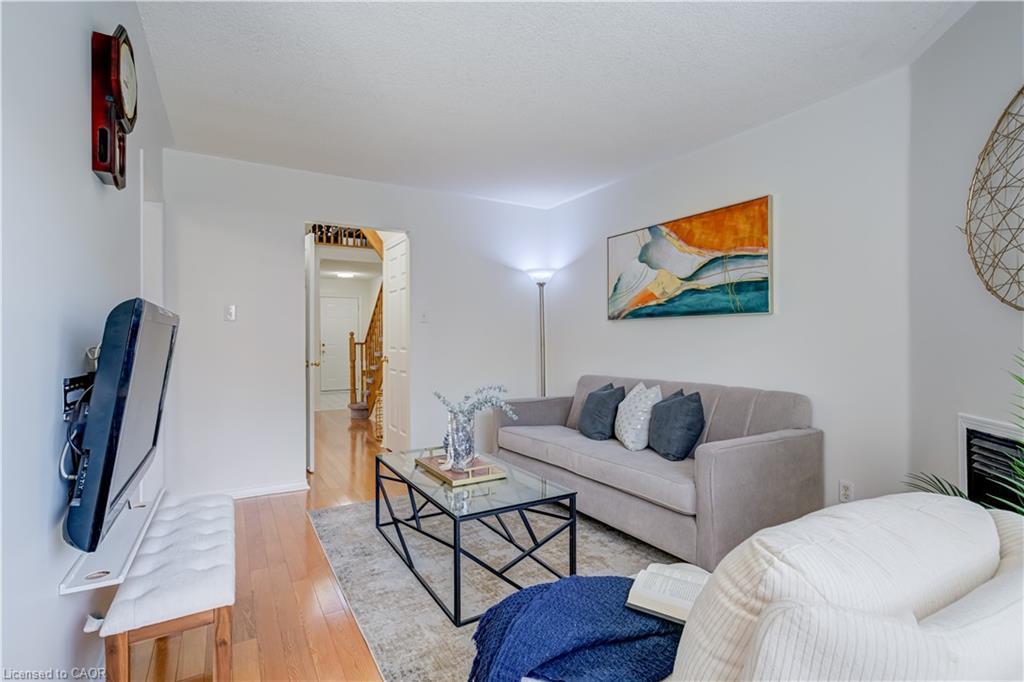 61 Cedarwood Crescent, Brampton, ON - Indoor Photo Showing Living Room