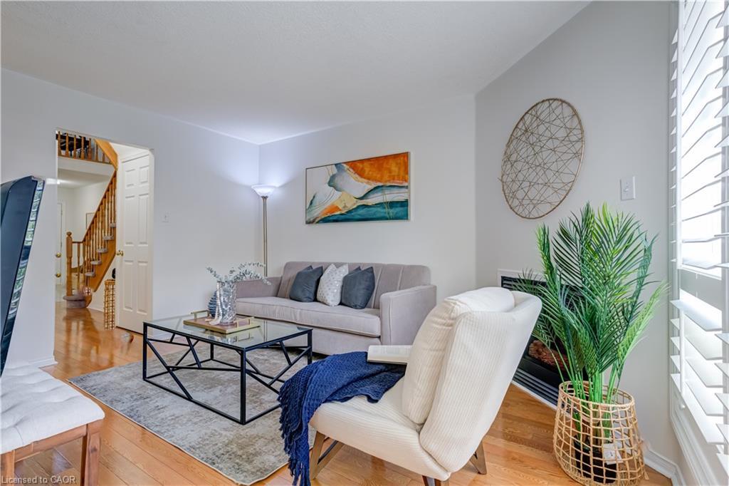 61 Cedarwood Crescent, Brampton, ON - Indoor Photo Showing Living Room