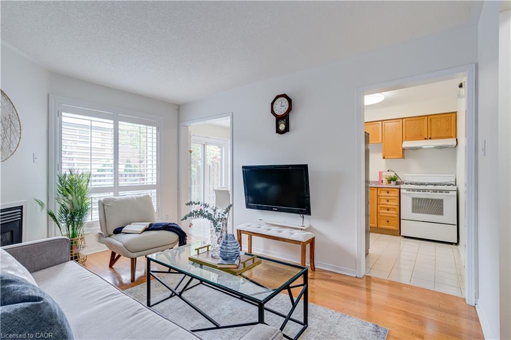 61 Cedarwood Crescent, Brampton, ON - Indoor Photo Showing Living Room