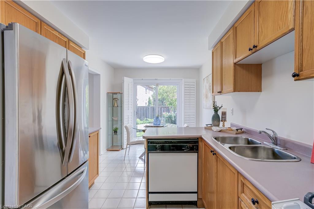 61 Cedarwood Crescent, Brampton, ON - Indoor Photo Showing Kitchen With Double Sink