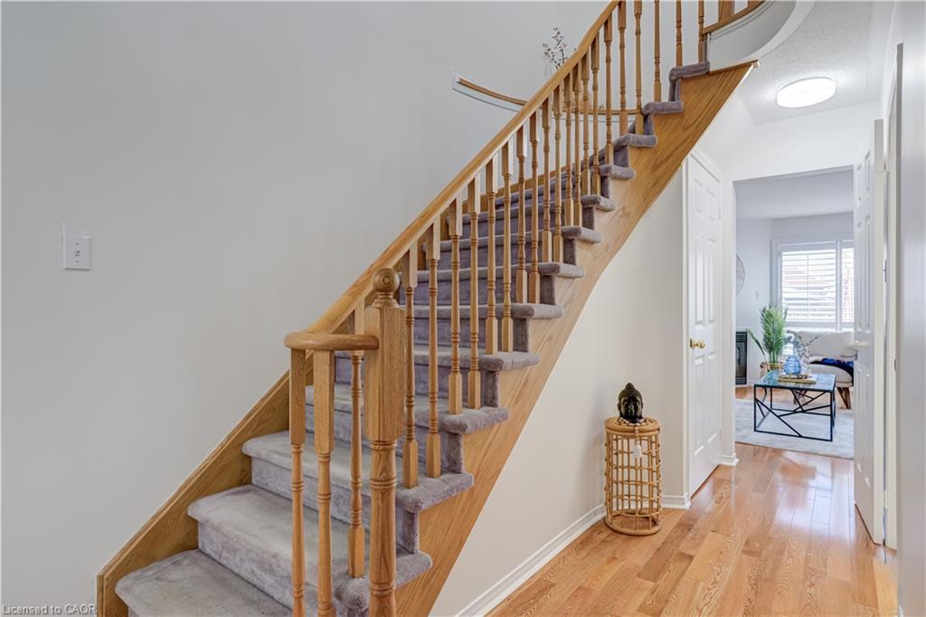 61 Cedarwood Crescent, Brampton, ON - Indoor Photo Showing Other Room