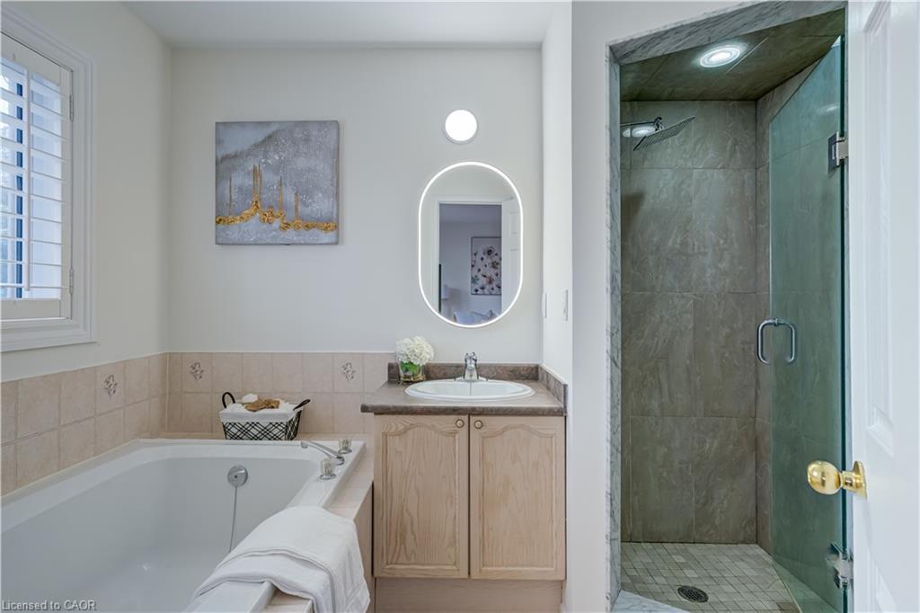 61 Cedarwood Crescent, Brampton, ON - Indoor Photo Showing Bathroom