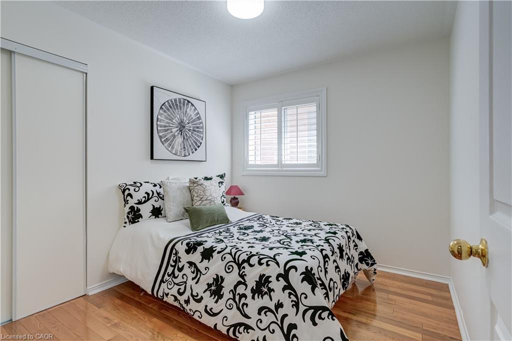 61 Cedarwood Crescent, Brampton, ON - Indoor Photo Showing Bedroom