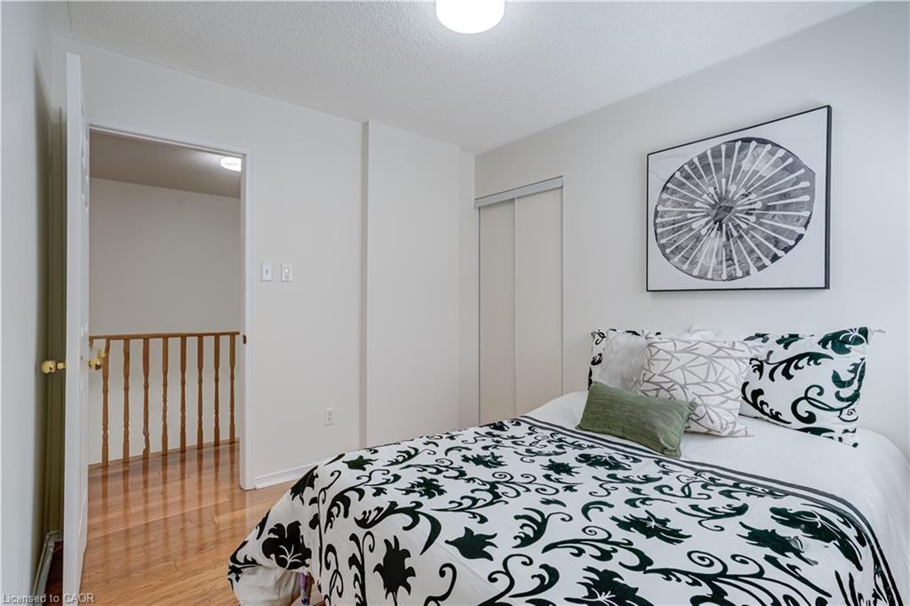 61 Cedarwood Crescent, Brampton, ON - Indoor Photo Showing Bedroom