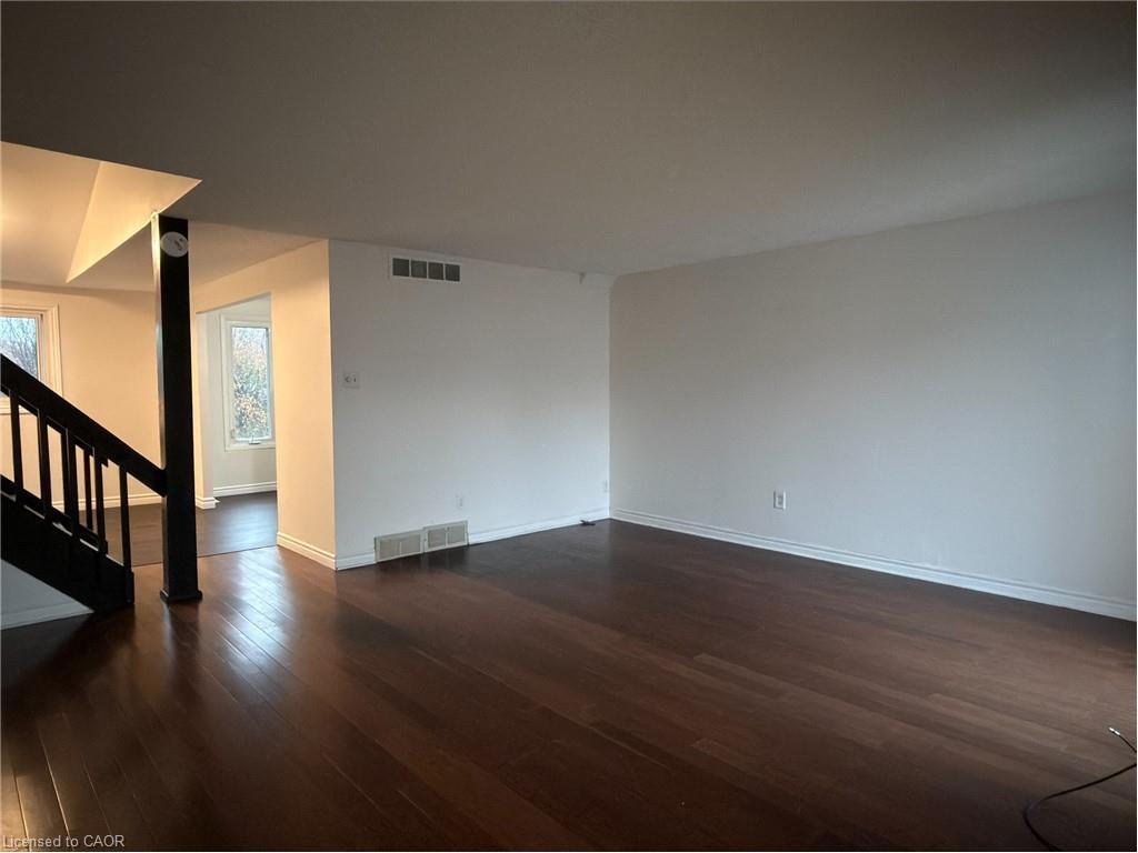 44 Frobisher Crescent, Cambridge, ON - Indoor Photo Showing Other Room