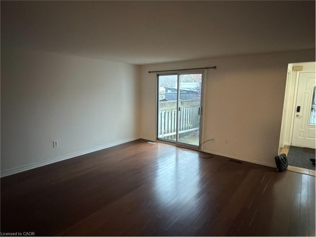 44 Frobisher Crescent, Cambridge, ON - Indoor Photo Showing Other Room