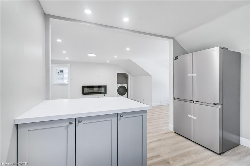 2-10 Comet Avenue, Hamilton, ON - Indoor