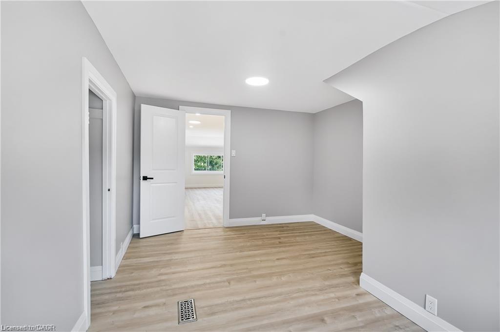 2-10 Comet Avenue, Hamilton, ON - Indoor Photo Showing Other Room