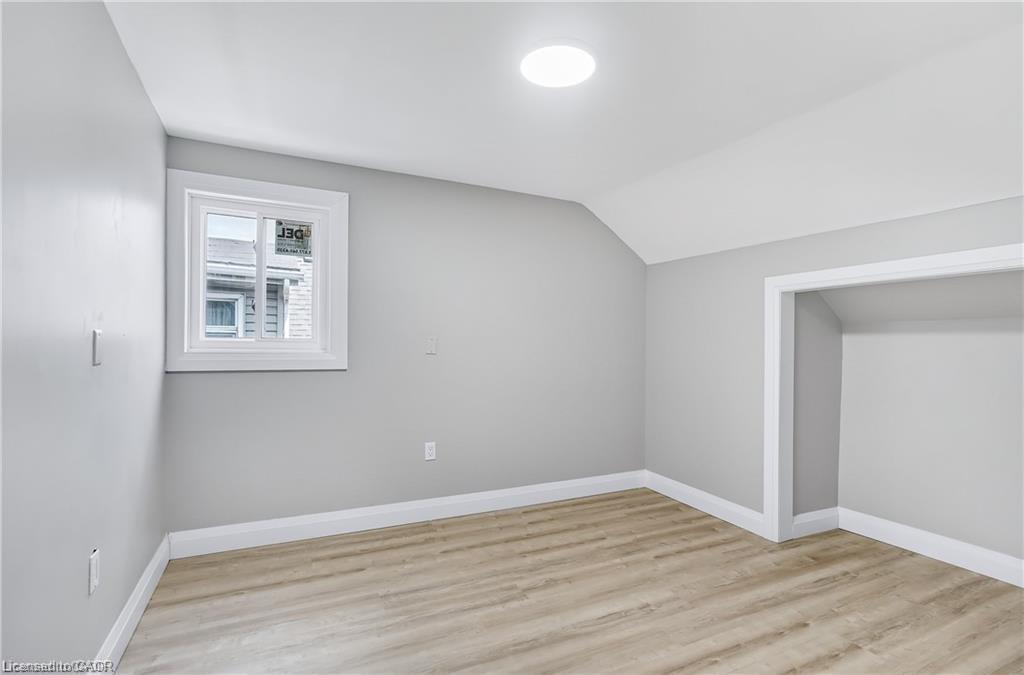 2-10 Comet Avenue, Hamilton, ON - Indoor Photo Showing Other Room