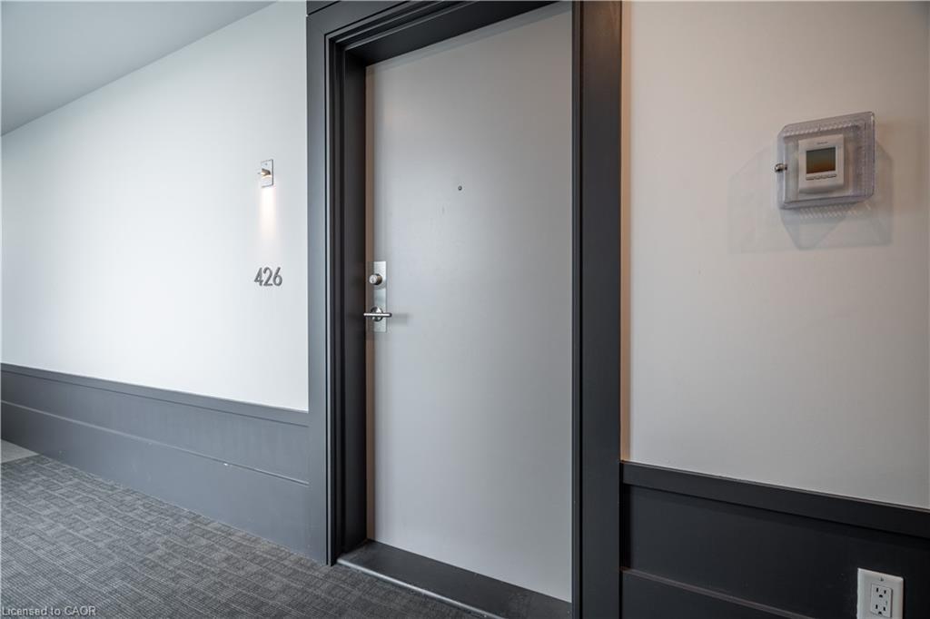 426-16 Concord Place, Grimsby, ON - Indoor Photo Showing Other Room