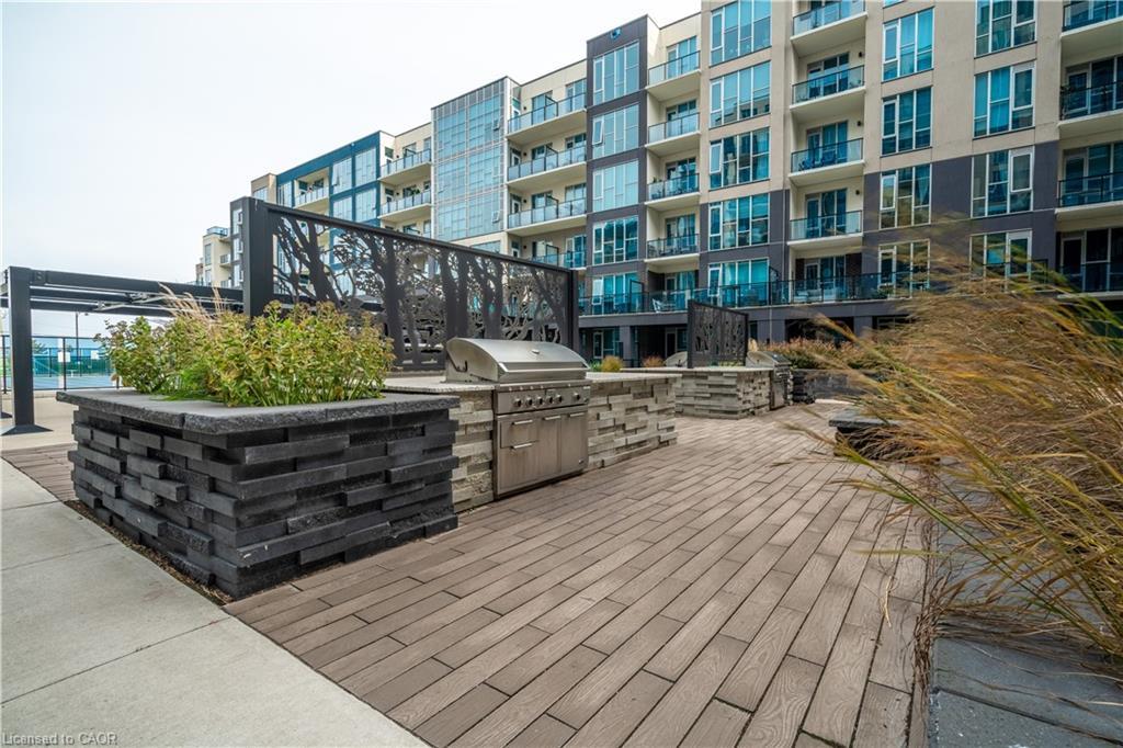 426-16 Concord Place, Grimsby, ON - Outdoor With Facade