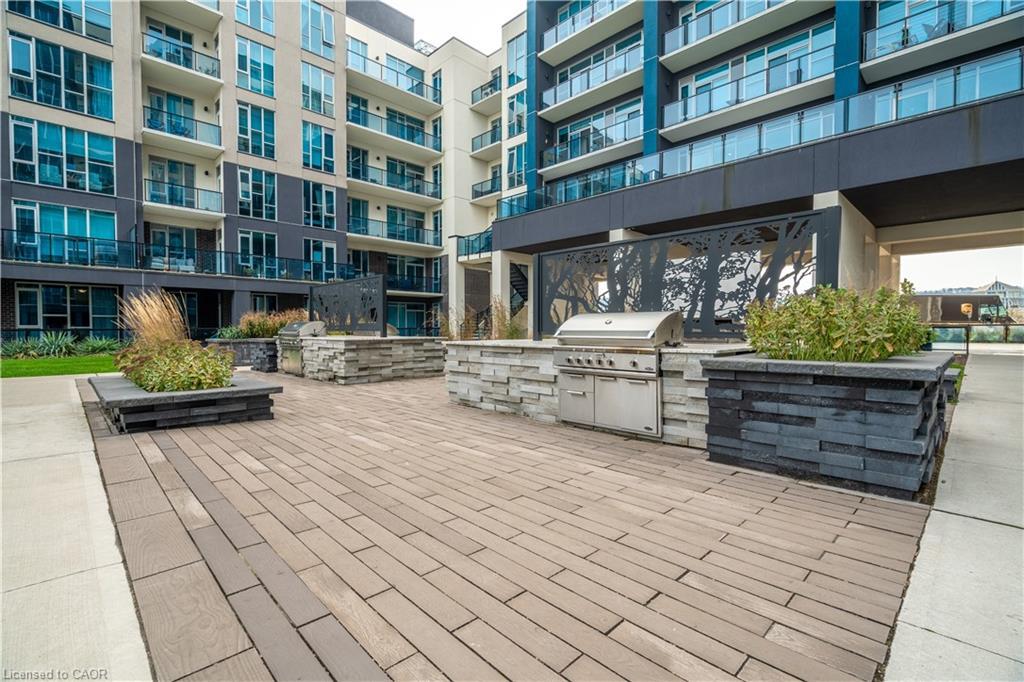 426-16 Concord Place, Grimsby, ON - Outdoor With Facade