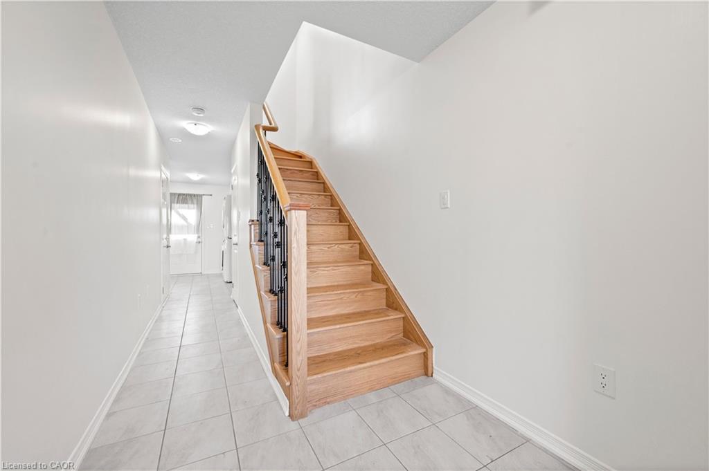 81 Holder Drive, Brantford, ON - Indoor Photo Showing Other Room