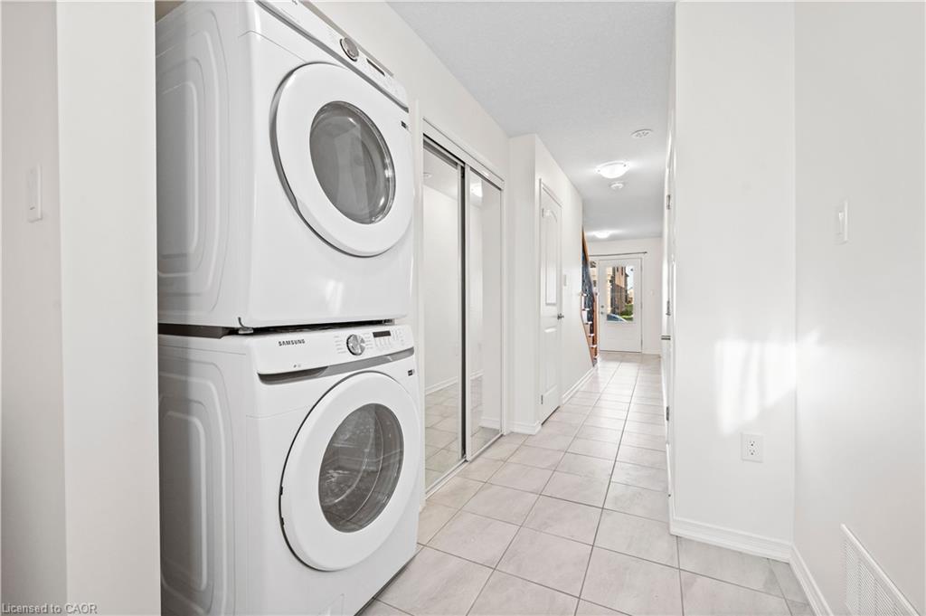 81 Holder Drive, Brantford, ON - Indoor Photo Showing Laundry Room