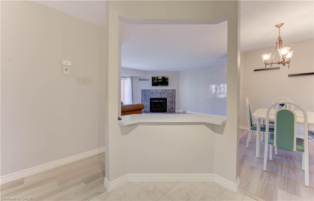 27-3085 Kingsway Drive, Kitchener, ON - Indoor Photo Showing Other Room
