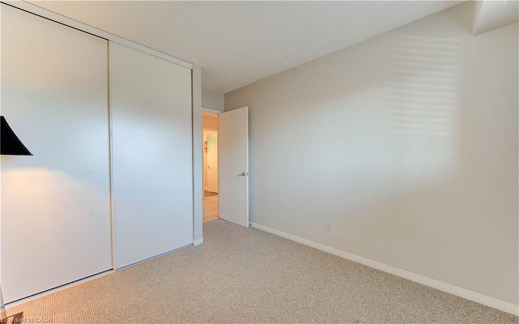 27-3085 Kingsway Drive, Kitchener, ON - Indoor Photo Showing Other Room