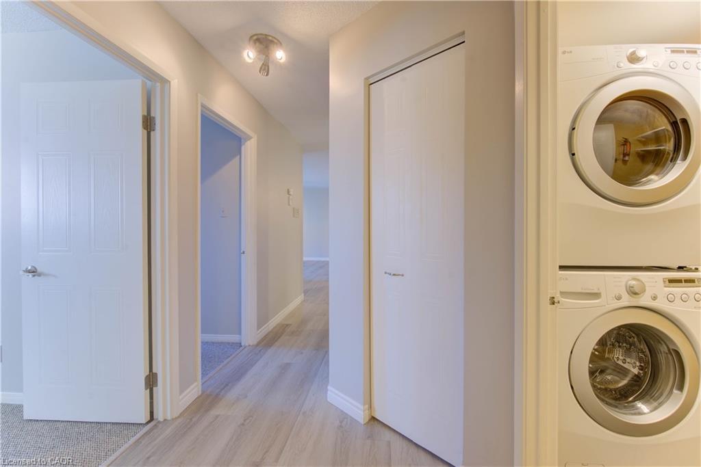27-3085 Kingsway Drive, Kitchener, ON - Indoor Photo Showing Laundry Room