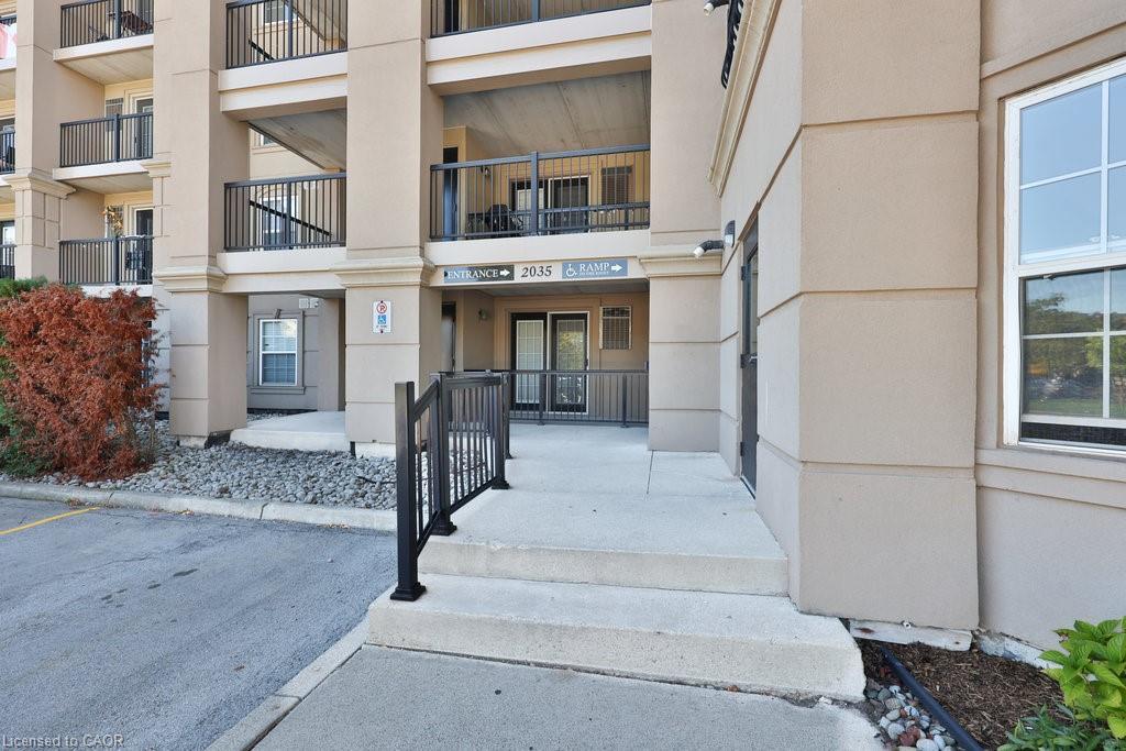 113-2035 Appleby Line, Burlington, ON - Outdoor