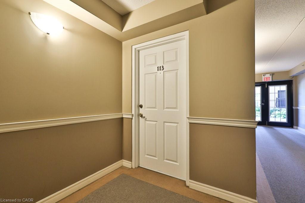 113-2035 Appleby Line, Burlington, ON - Indoor Photo Showing Other Room