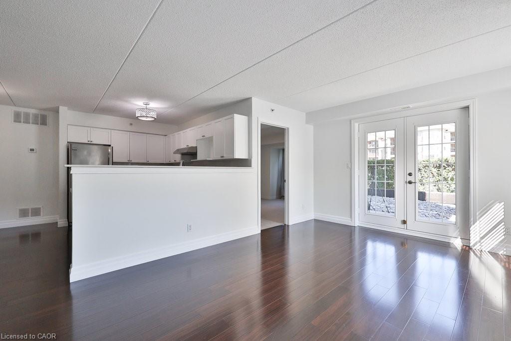 113-2035 Appleby Line, Burlington, ON - Indoor