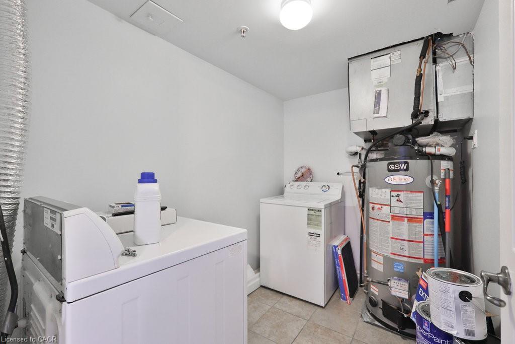 113-2035 Appleby Line, Burlington, ON - Indoor Photo Showing Laundry Room