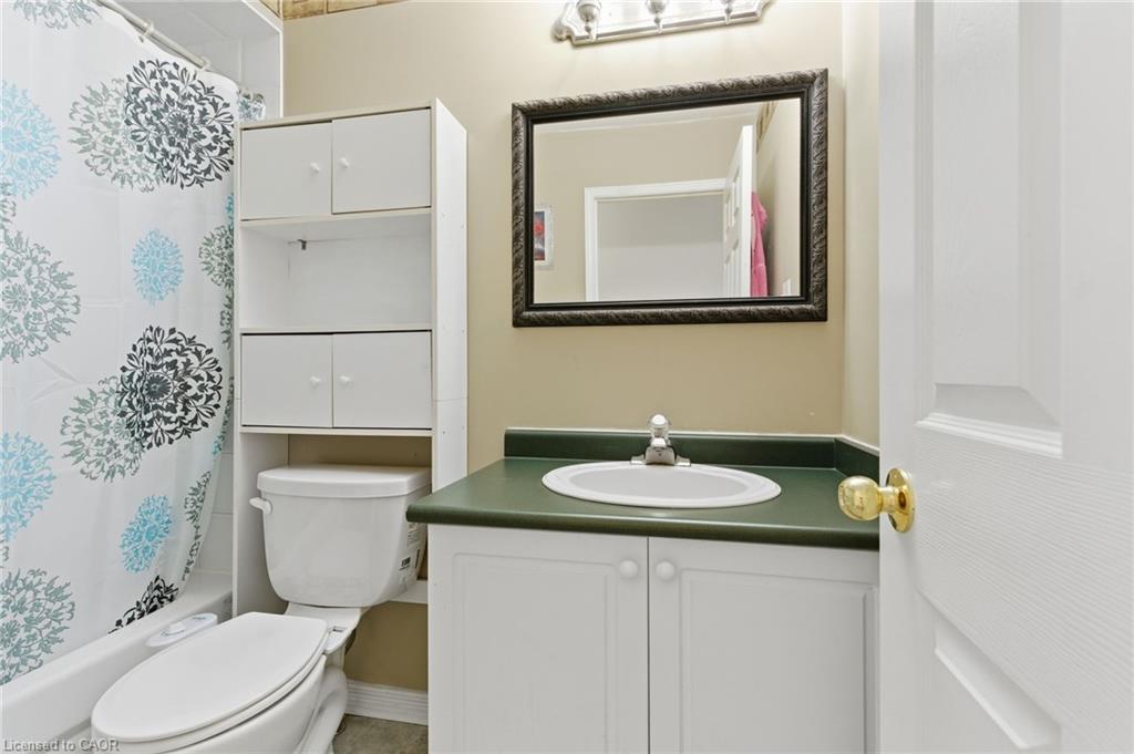 2 Racalmuto Street, Hamilton, ON - Indoor Photo Showing Bathroom