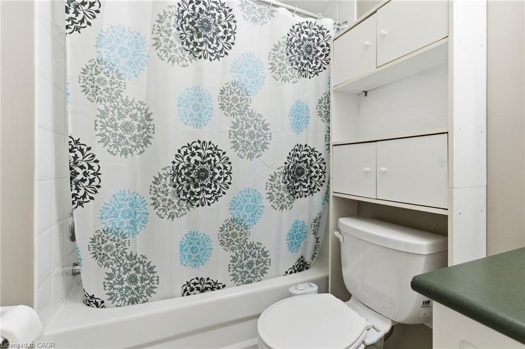 2 Racalmuto Street, Hamilton, ON - Indoor Photo Showing Bathroom