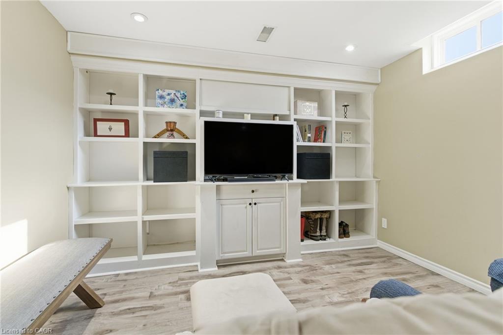 2 Racalmuto Street, Hamilton, ON - Indoor