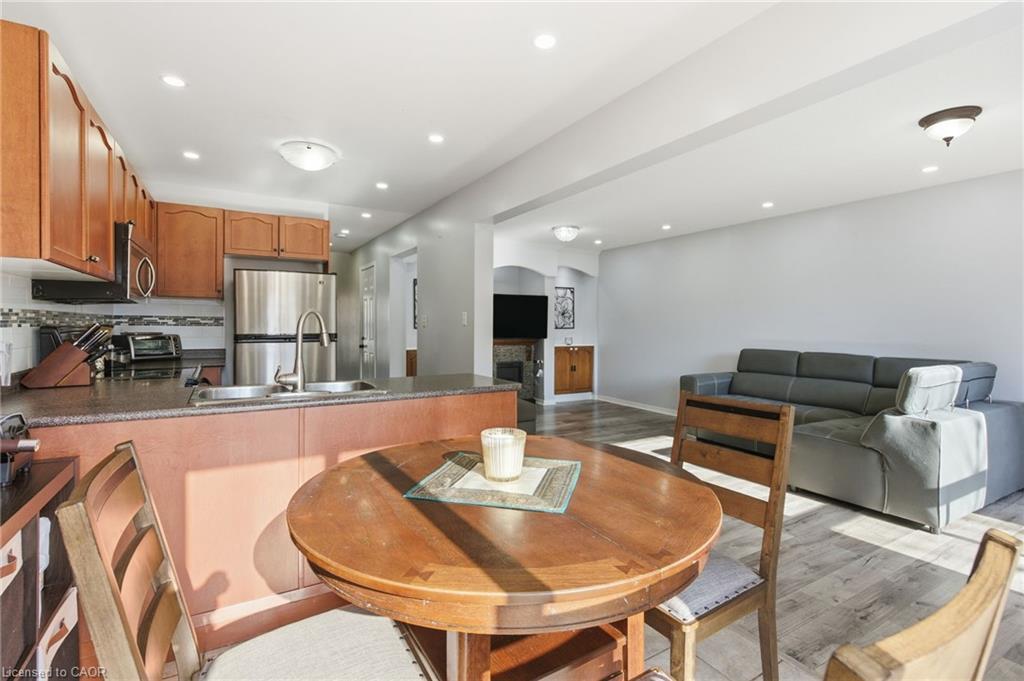 2 Racalmuto Street, Hamilton, ON - Indoor