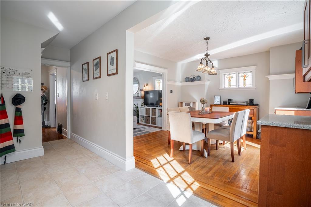 73 Kenilworth Avenue S, Hamilton, ON - Indoor Photo Showing Dining Room