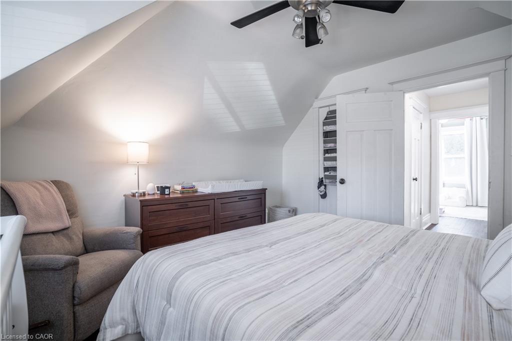 73 Kenilworth Avenue S, Hamilton, ON - Indoor Photo Showing Bedroom