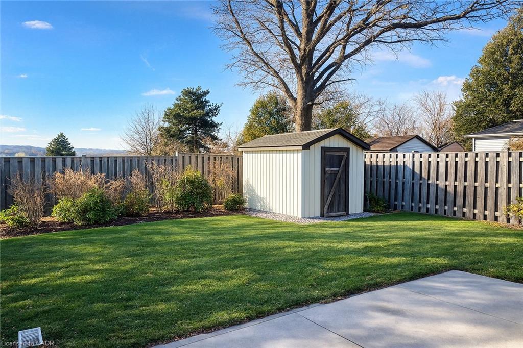 Upper-14 Grenadier Road, Cambridge, ON - Outdoor