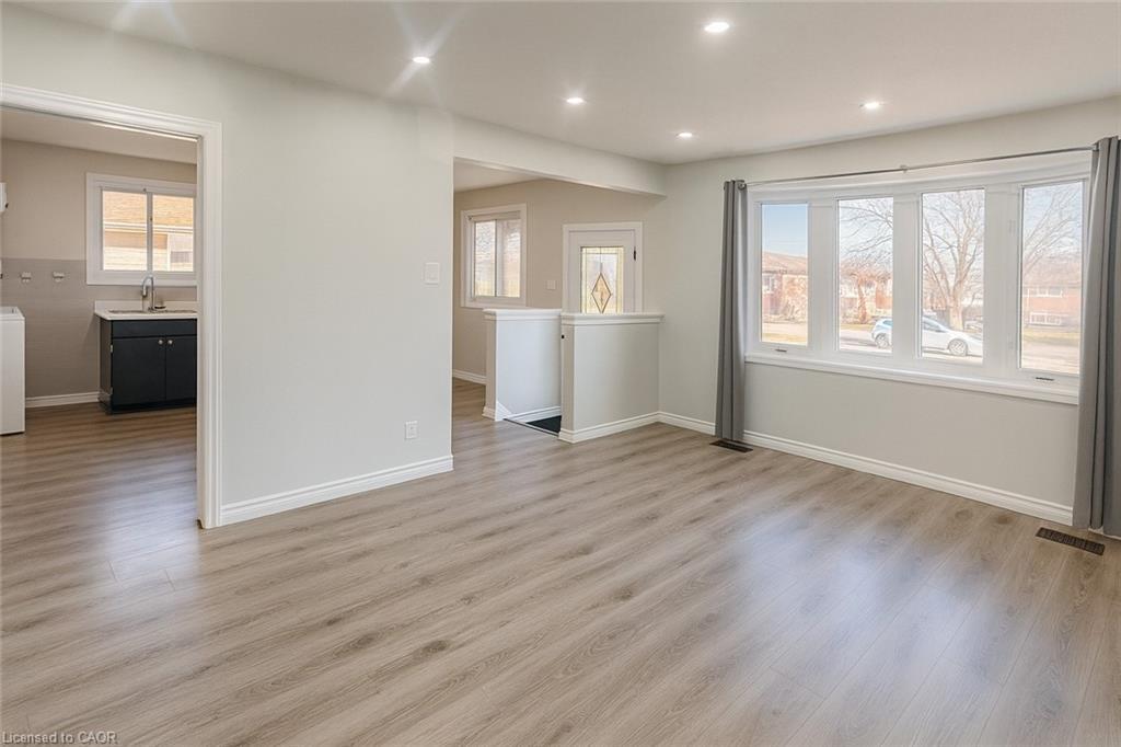 Upper-14 Grenadier Road, Cambridge, ON - Indoor