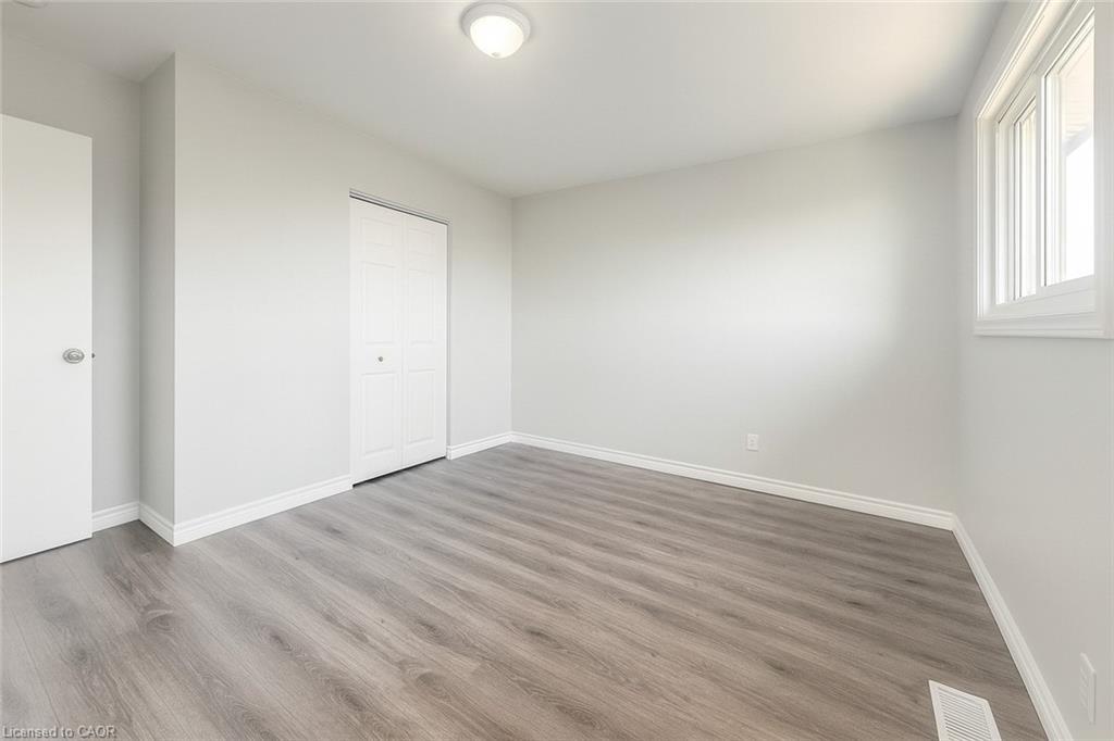 Upper-14 Grenadier Road, Cambridge, ON - Indoor Photo Showing Other Room