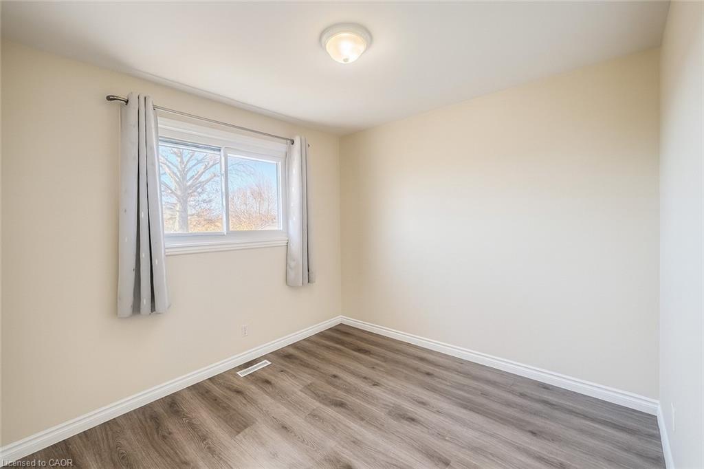 Upper-14 Grenadier Road, Cambridge, ON - Indoor Photo Showing Other Room