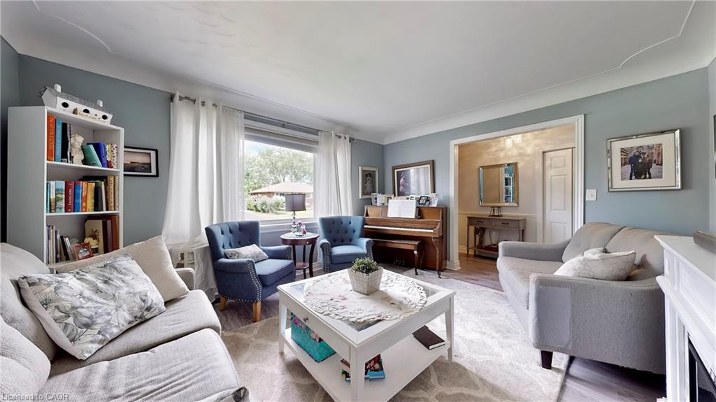 1306-08 Leighland Road, Burlington, ON - Indoor Photo Showing Living Room