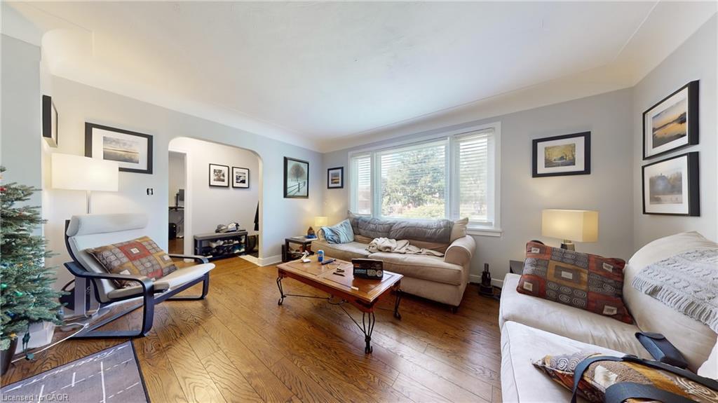 1306-08 Leighland Road, Burlington, ON - Indoor Photo Showing Living Room