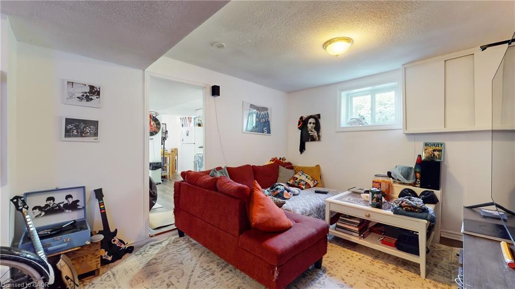 1306-08 Leighland Road, Burlington, ON - Indoor Photo Showing Living Room