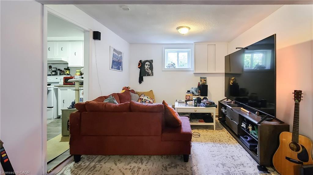1306-08 Leighland Road, Burlington, ON - Indoor Photo Showing Living Room