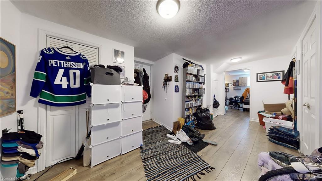 1306-08 Leighland Road, Burlington, ON - Indoor