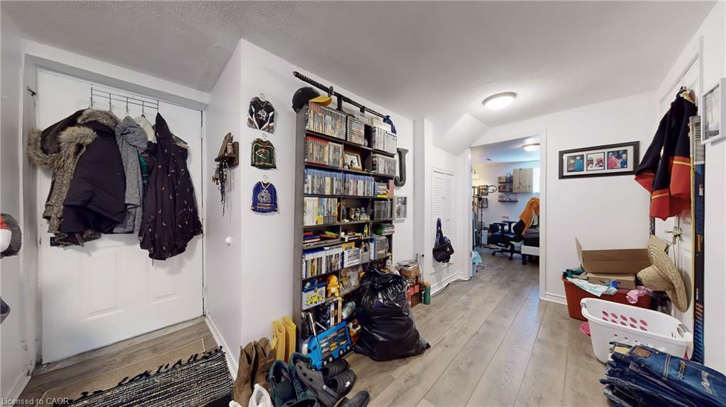 1306-08 Leighland Road, Burlington, ON - Indoor