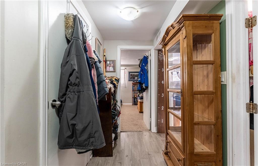 2-185 Bellingham Drive, Hamilton, ON - Indoor With Storage